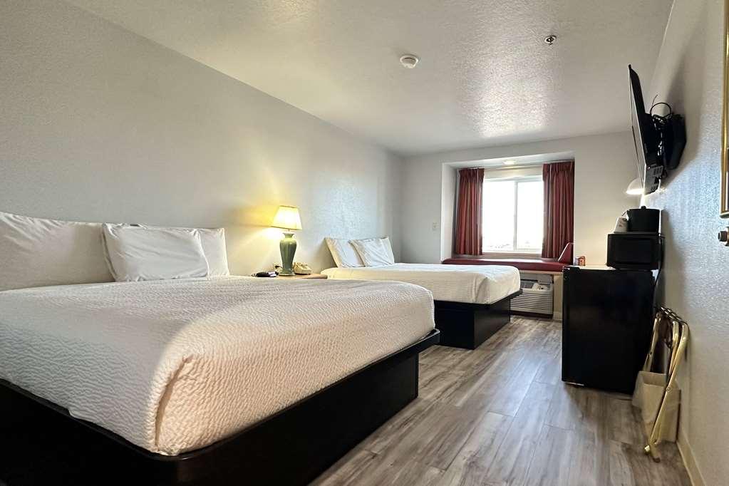 Microtel Inn & Suites By Wyndham Gallup Room photo